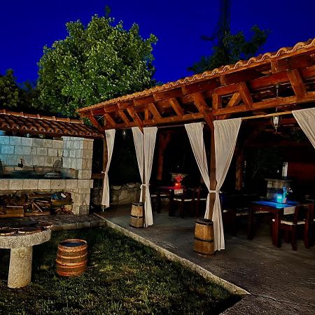 Vikendica,Bungalovi Lipska Pecina Cetinje Dış mekan fotoğraf