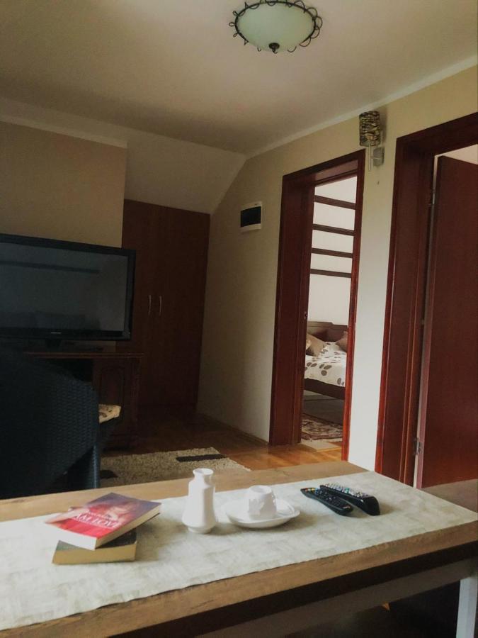 Vikendica,Bungalovi Lipska Pecina Cetinje Dış mekan fotoğraf