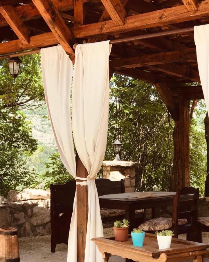 Vikendica,Bungalovi Lipska Pecina Cetinje Dış mekan fotoğraf