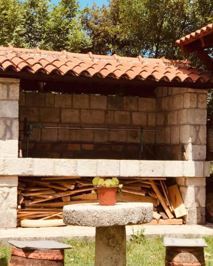 Vikendica,Bungalovi Lipska Pecina Cetinje Dış mekan fotoğraf