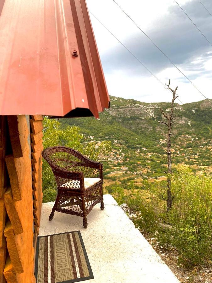 Vikendica,Bungalovi Lipska Pecina Cetinje Dış mekan fotoğraf