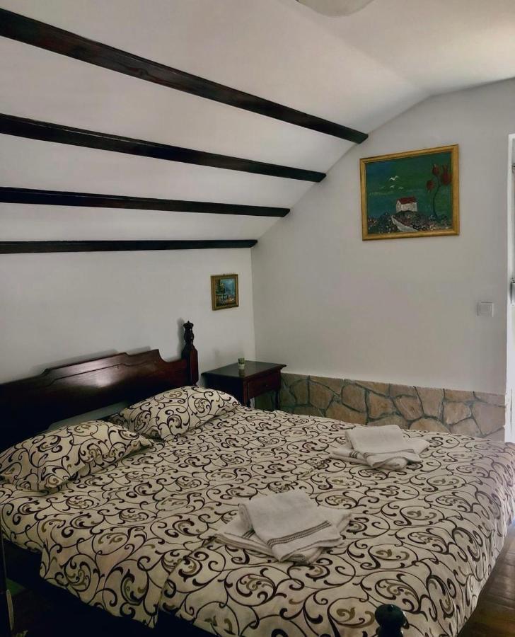 Vikendica,Bungalovi Lipska Pecina Cetinje Dış mekan fotoğraf