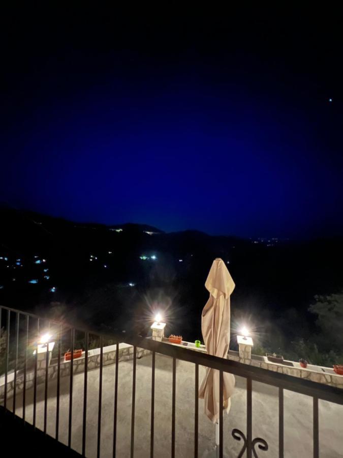 Vikendica,Bungalovi Lipska Pecina Cetinje Dış mekan fotoğraf