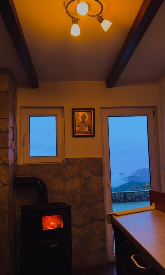 Vikendica,Bungalovi Lipska Pecina Cetinje Dış mekan fotoğraf