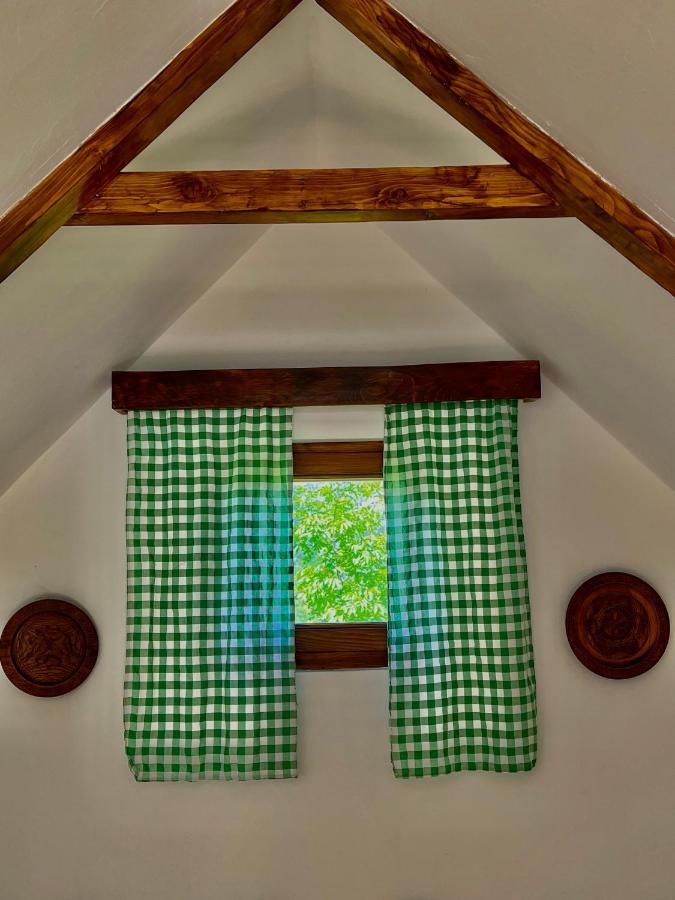 Vikendica,Bungalovi Lipska Pecina Cetinje Dış mekan fotoğraf