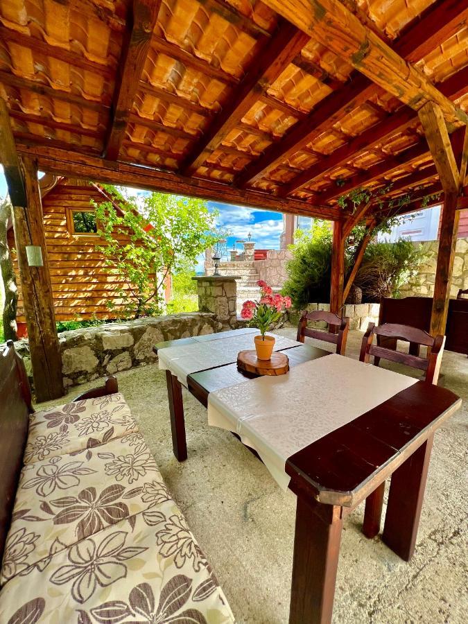 Vikendica,Bungalovi Lipska Pecina Cetinje Dış mekan fotoğraf